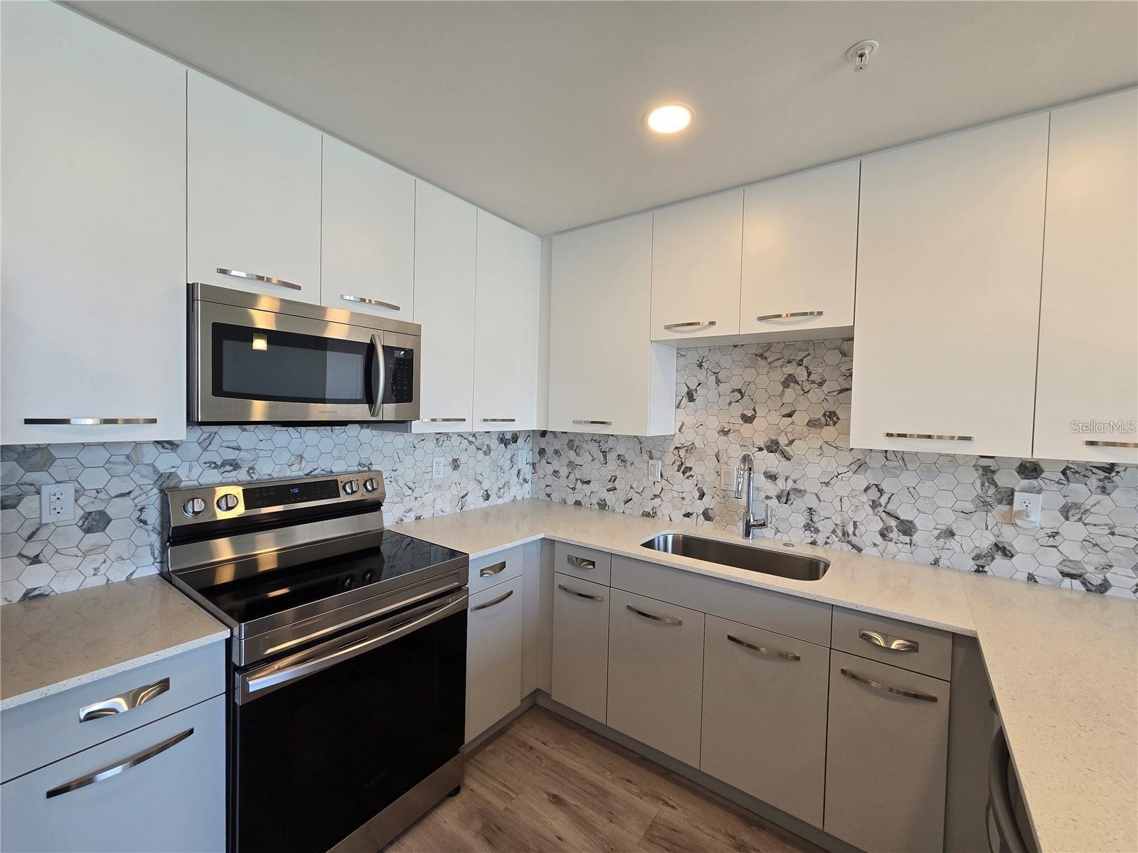 THE STRAND SARASOTA - Residential