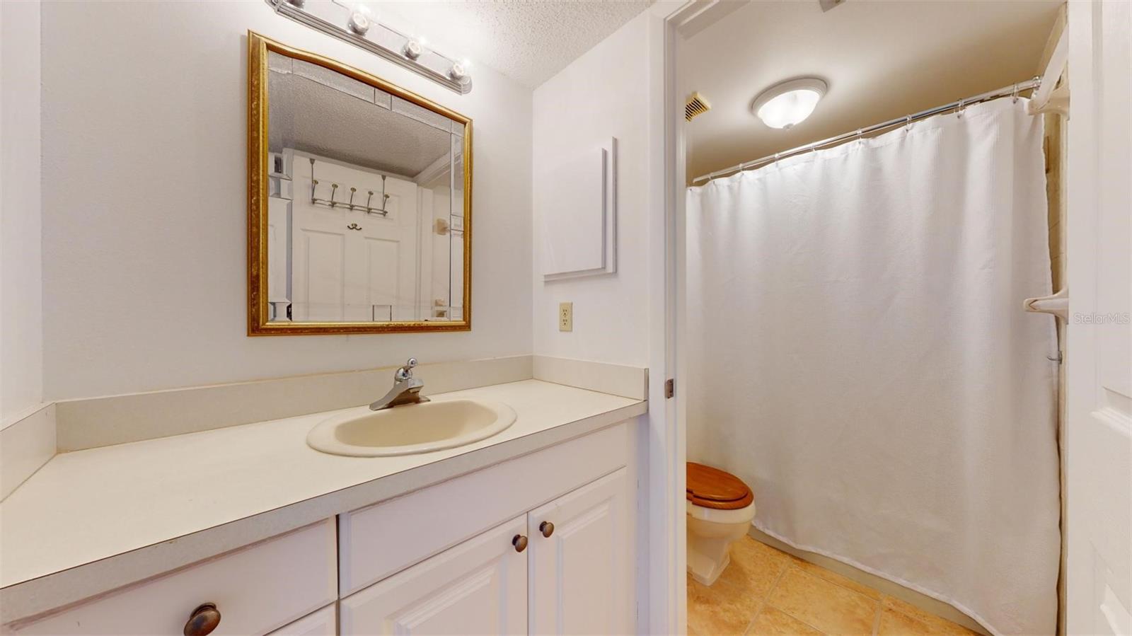 IRONWOOD FIFTEENTH CONDO - Residential