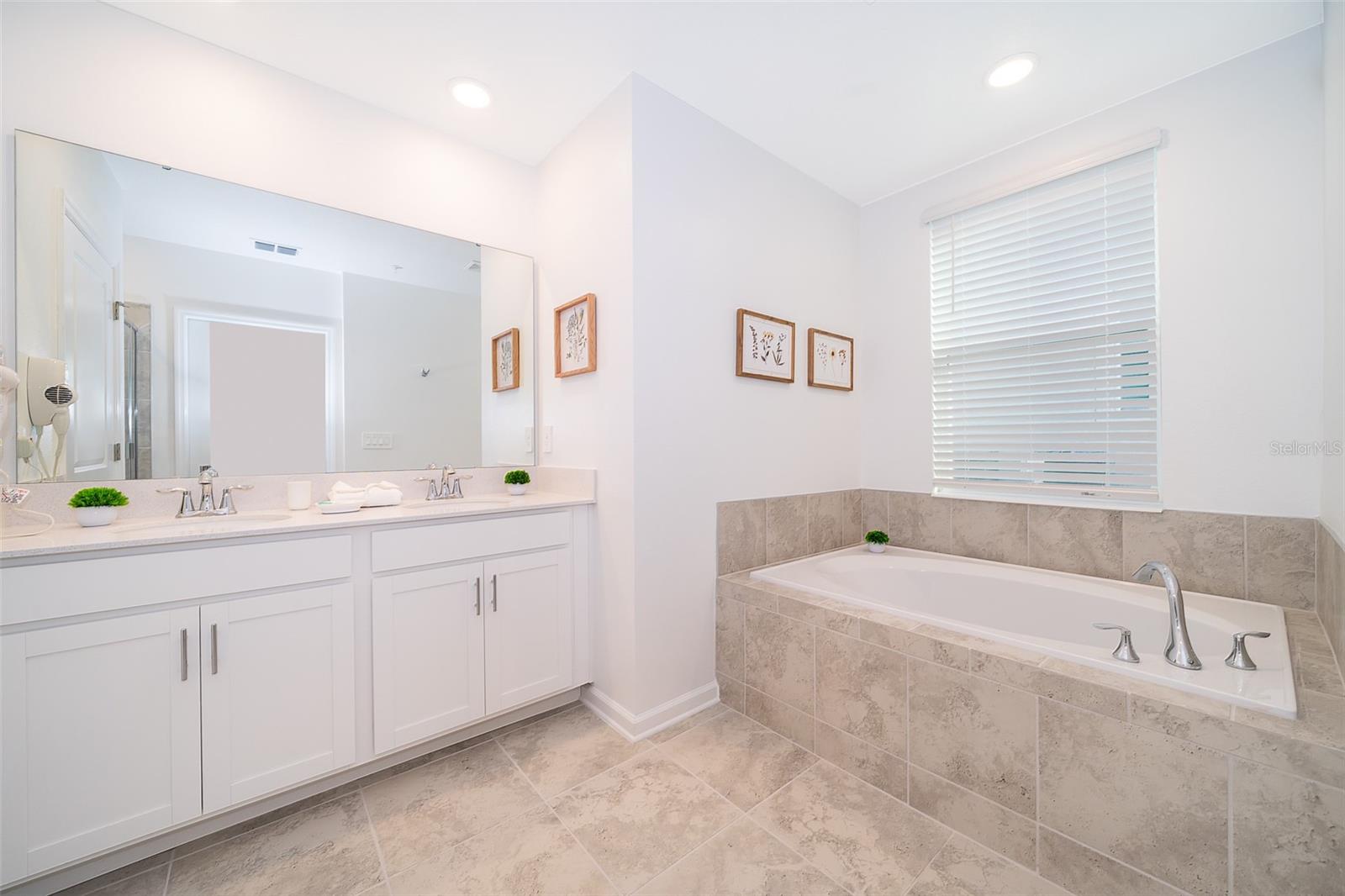 CHAMPIONS GATE - Residential