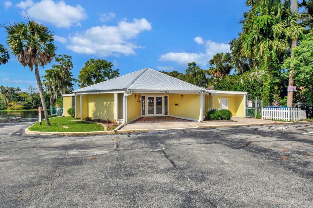 Photo of 2701 Kingfisher Village, Deland, FL 32720 (MLS # V4943147)