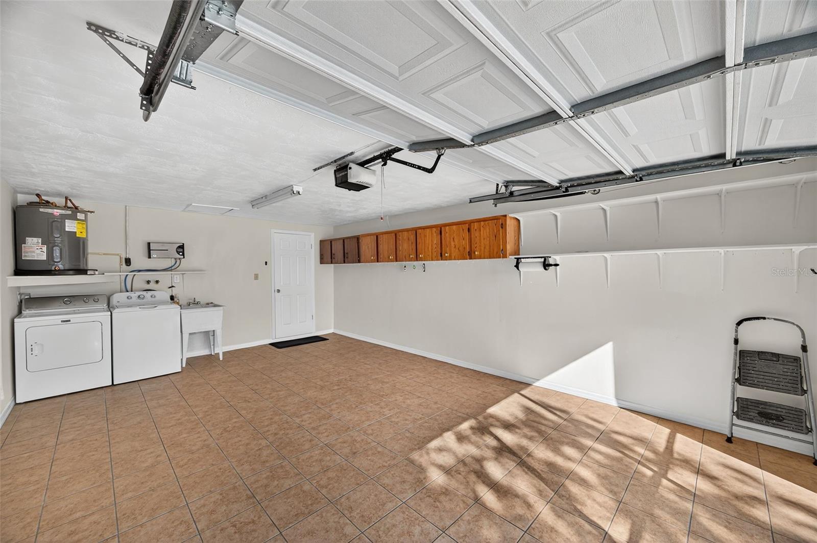 HILLANDALE - Residential