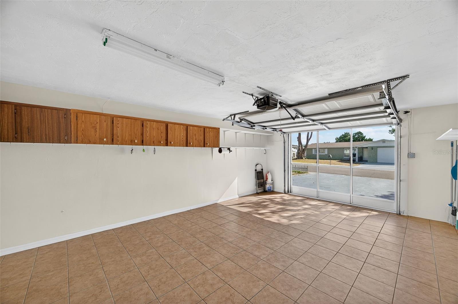 HILLANDALE - Residential