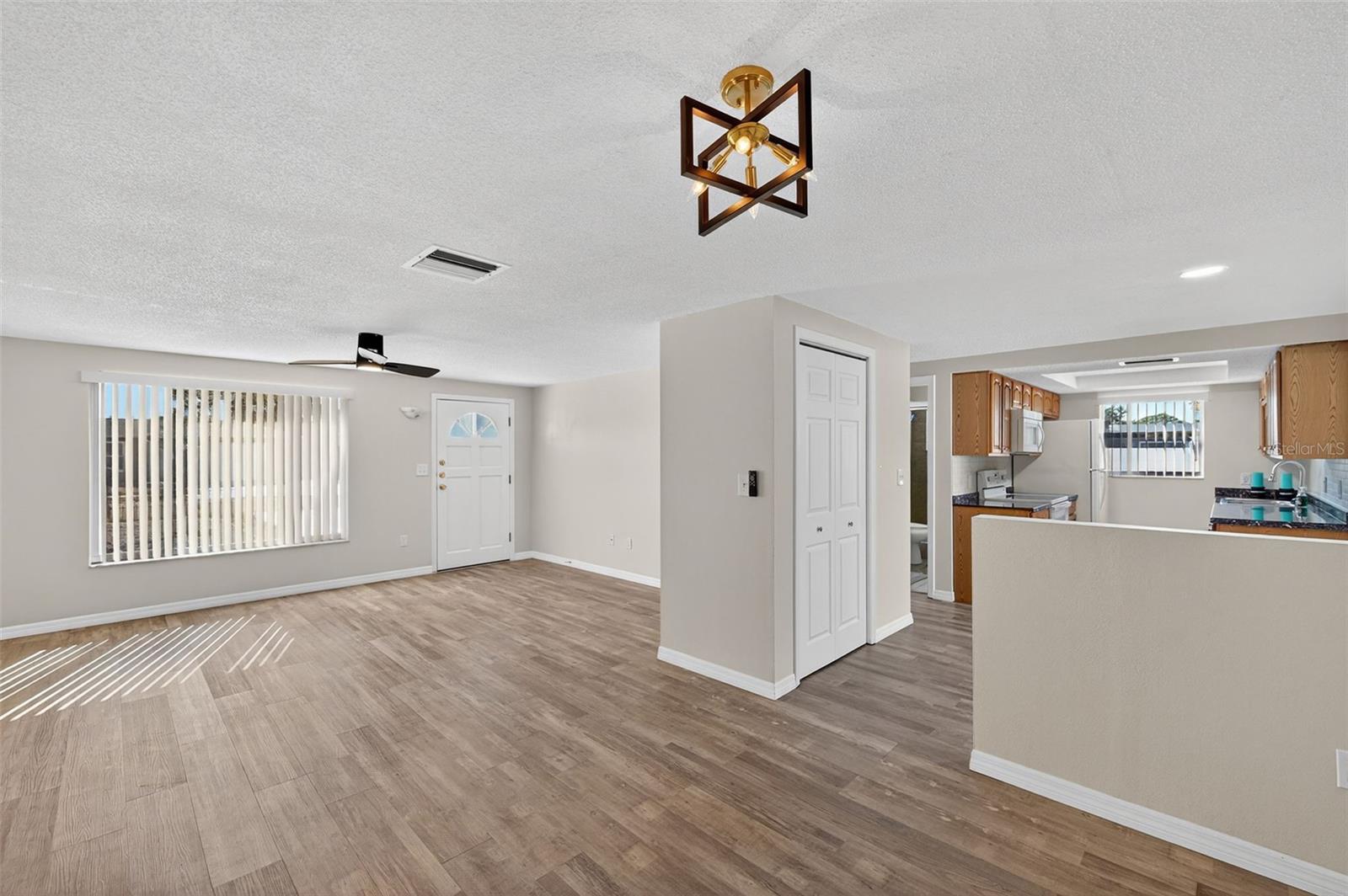 HILLANDALE - Residential