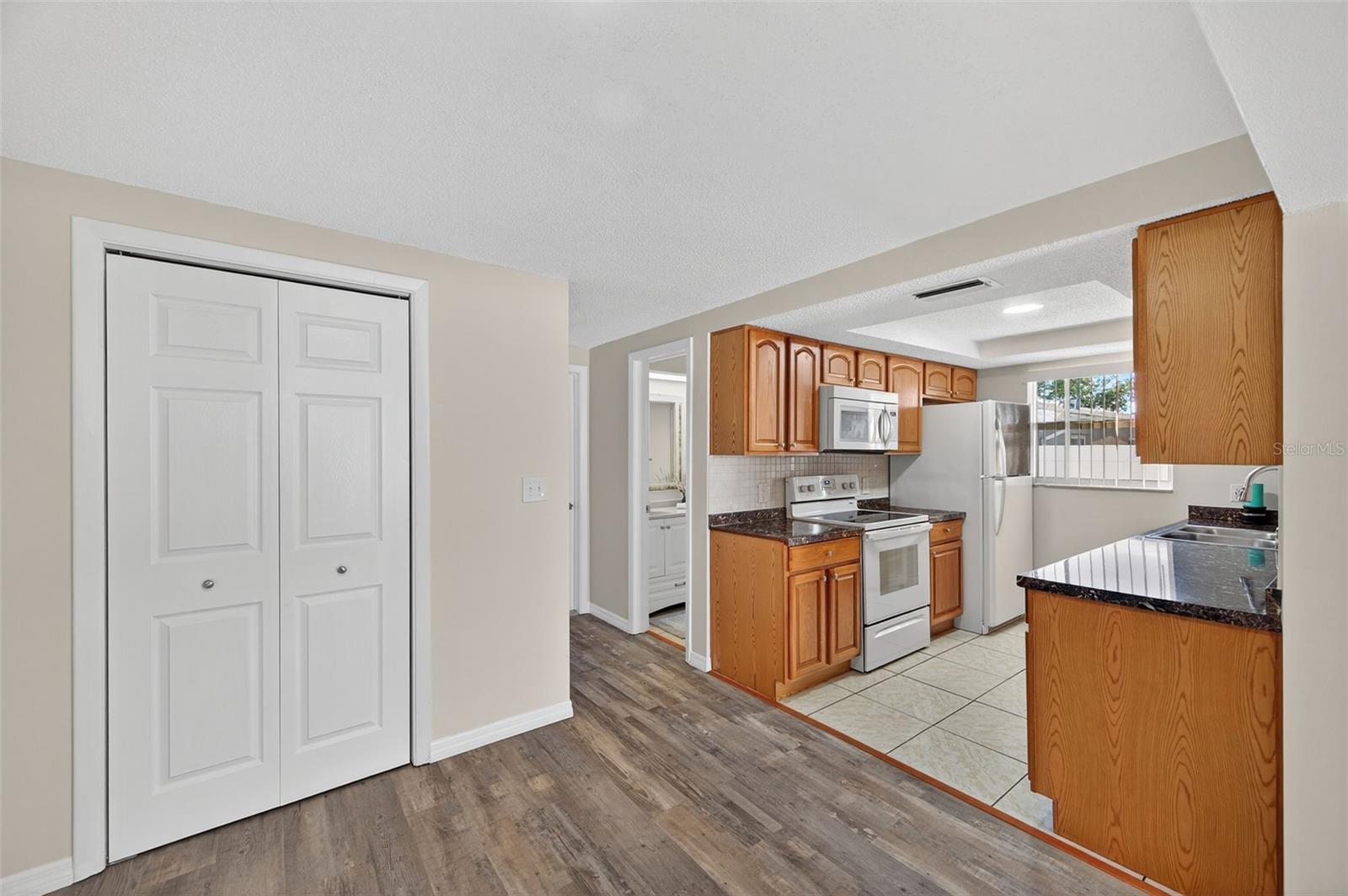 HILLANDALE - Residential