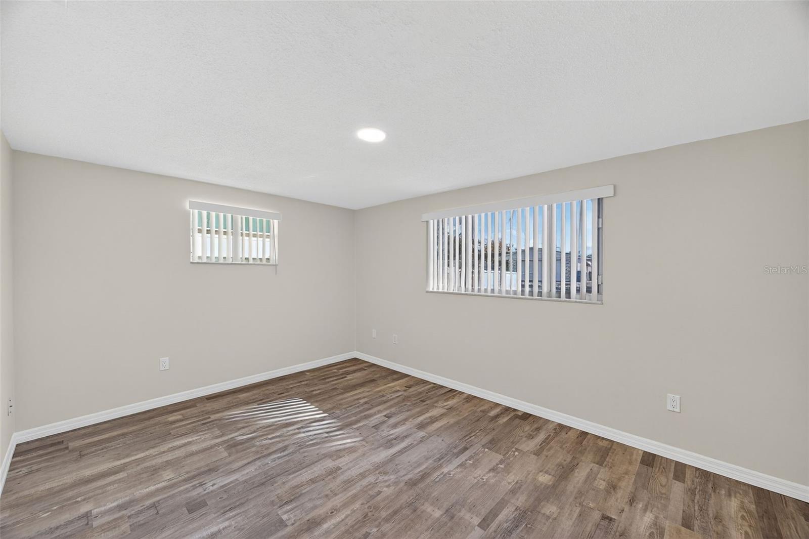 HILLANDALE - Residential