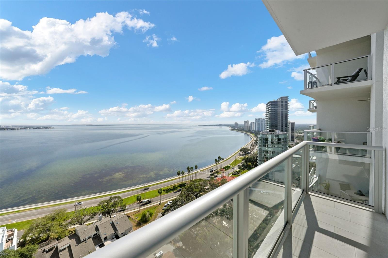 ALTURA BAYSHORE - Residential