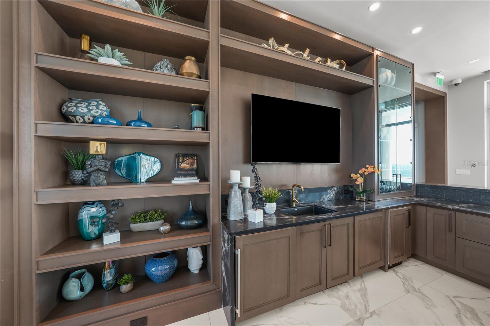 ALTURA BAYSHORE - Residential