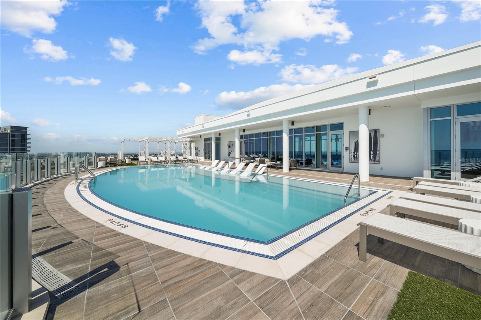 ALTURA BAYSHORE - Residential