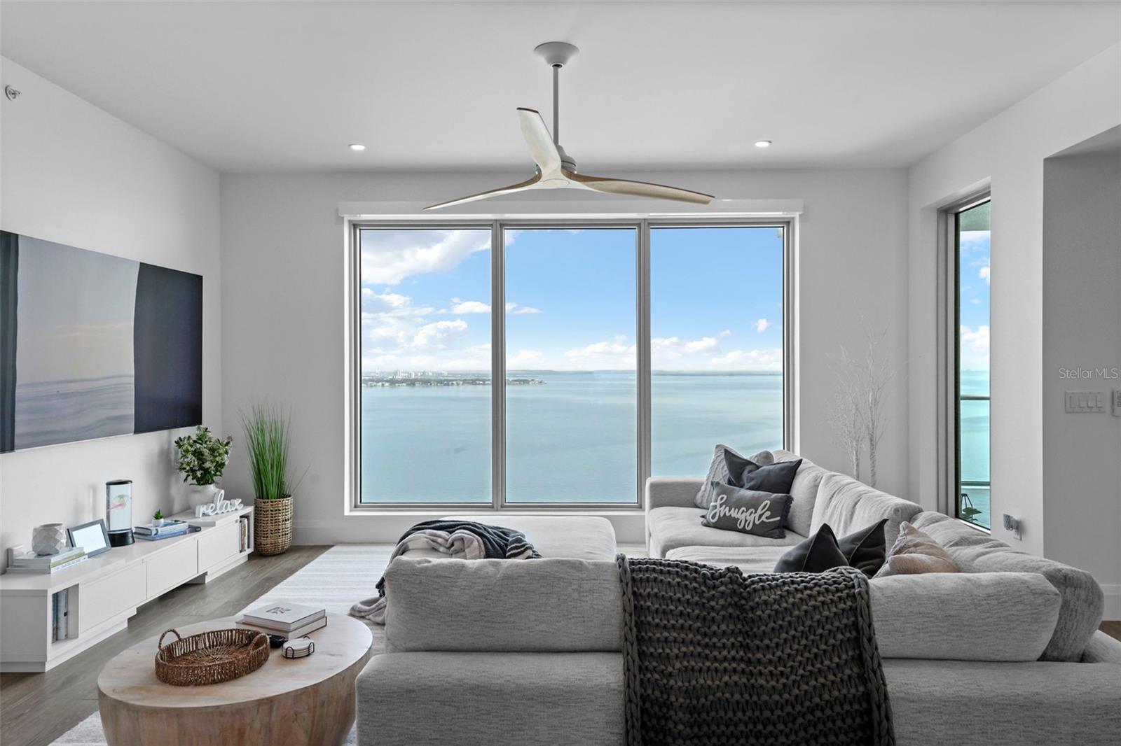 ALTURA BAYSHORE - Residential