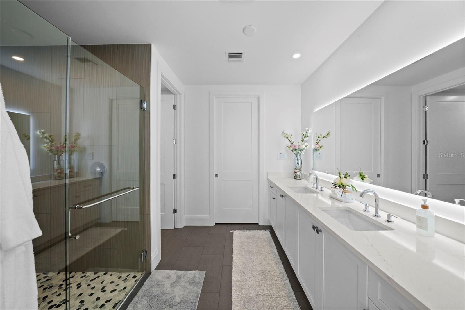 ALTURA BAYSHORE - Residential