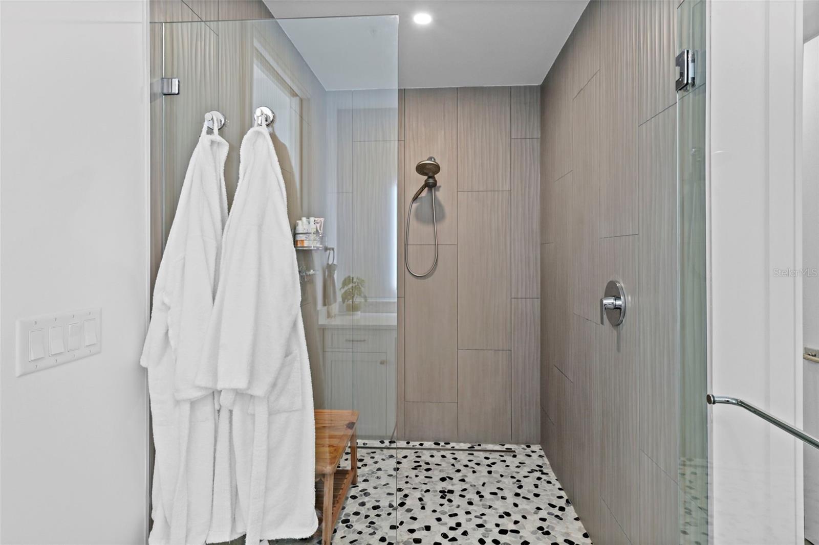 ALTURA BAYSHORE - Residential