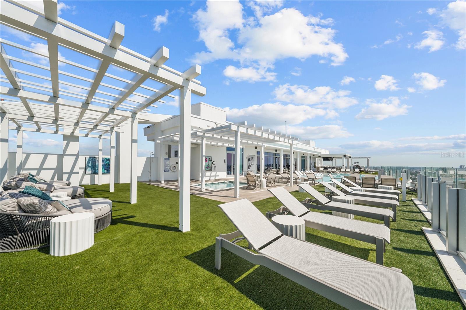 ALTURA BAYSHORE - Residential