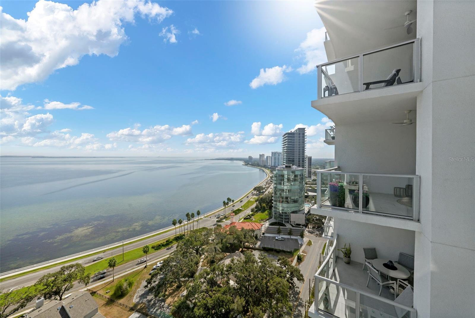 ALTURA BAYSHORE - Residential
