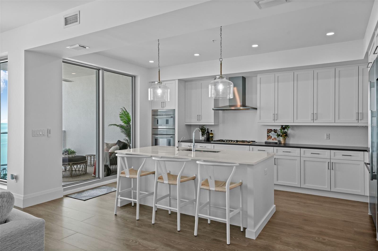 ALTURA BAYSHORE - Residential