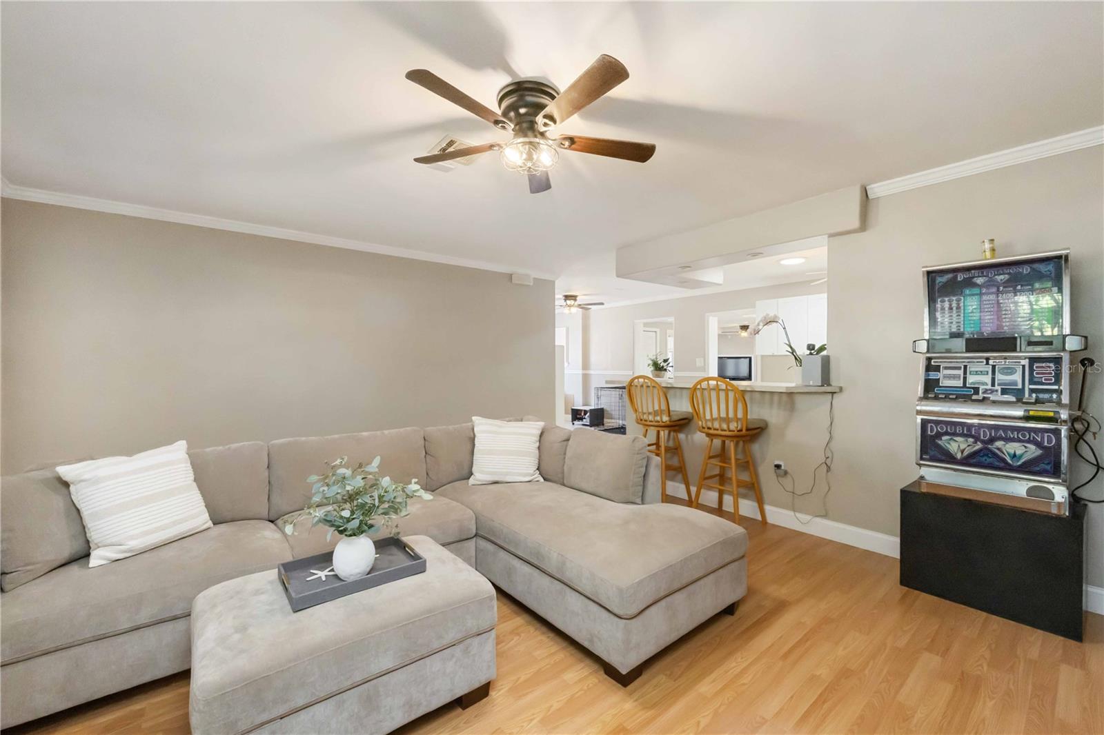 BEACH MANOR - Residential