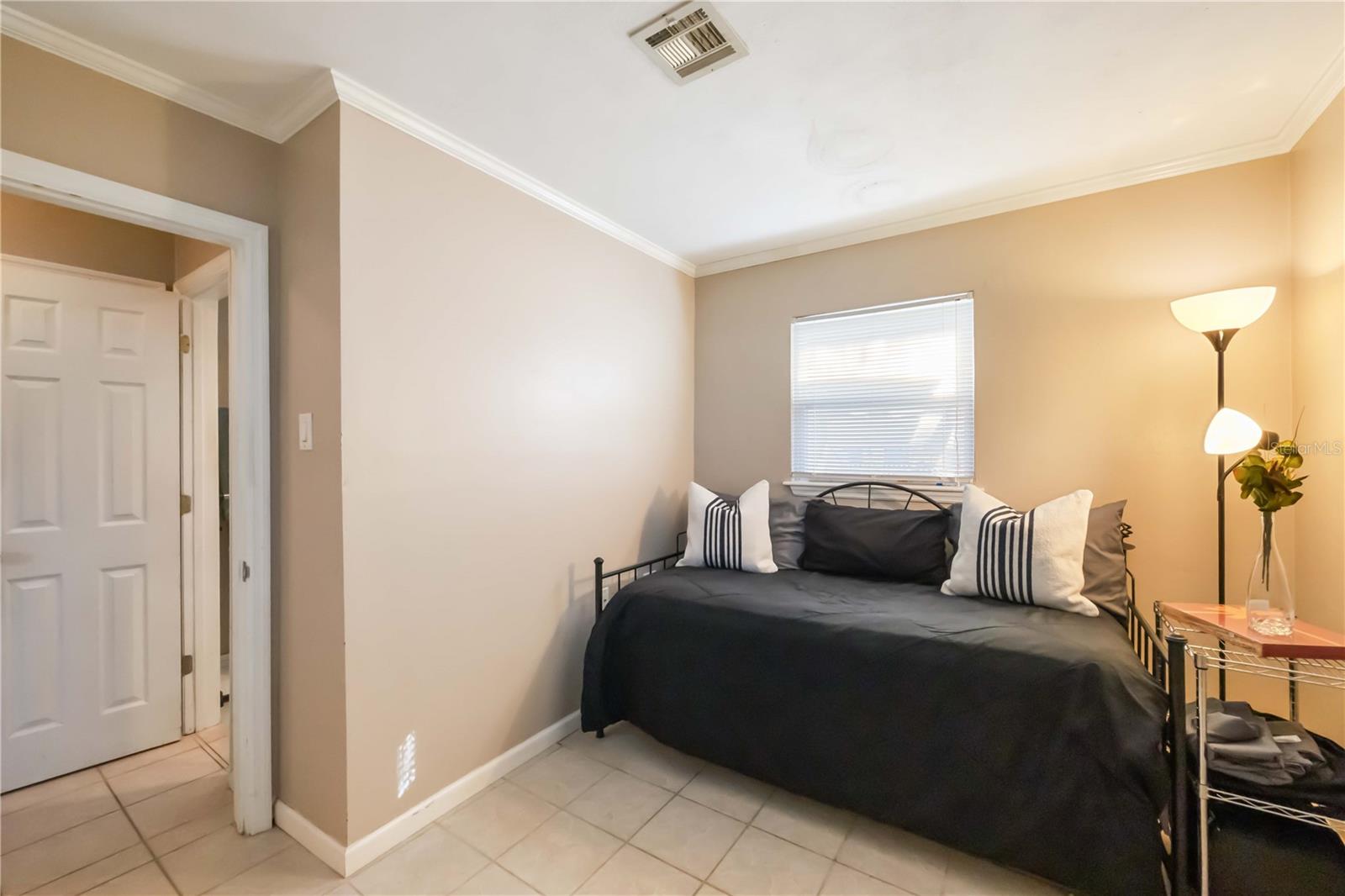 BEACH MANOR - Residential