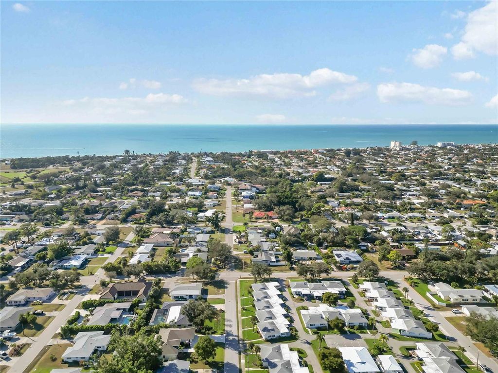 Photo of 300 Field Avenue E, Venice, FL 34285 (MLS # N6141881)