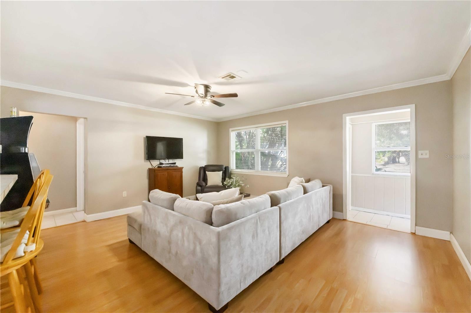 BEACH MANOR - Residential