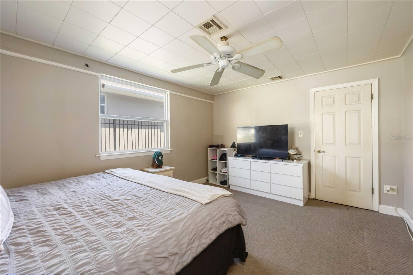 BEACH MANOR - Residential