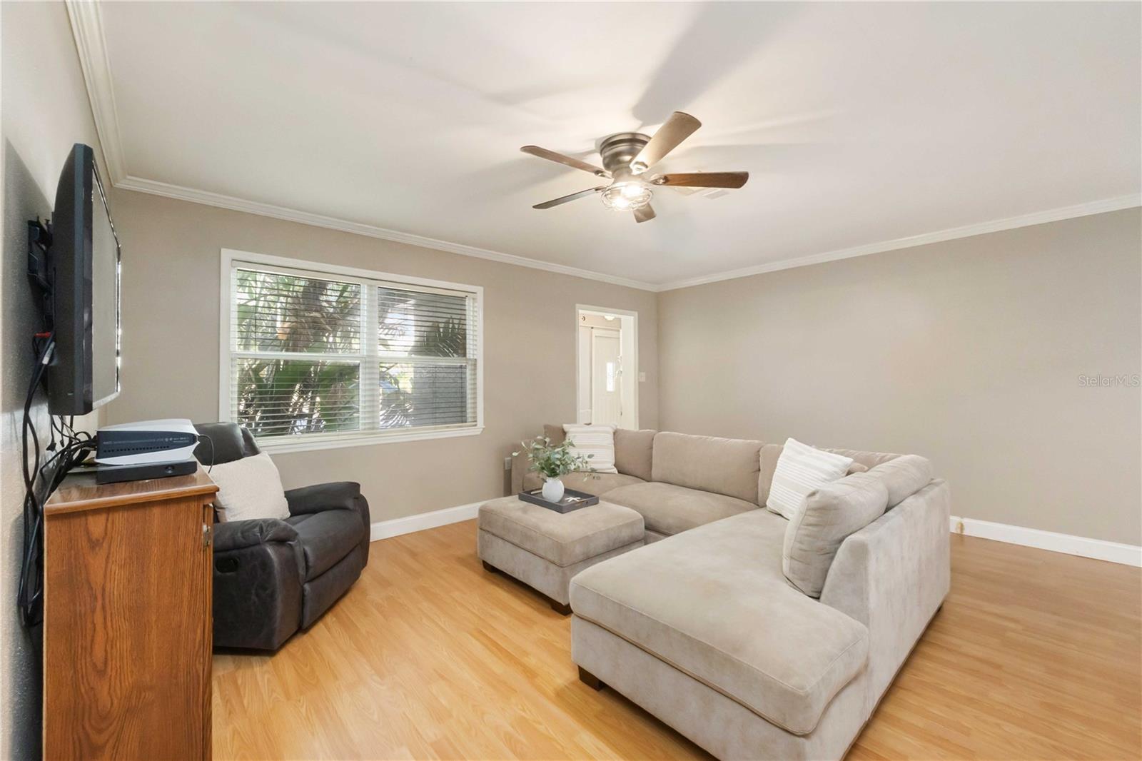 BEACH MANOR - Residential