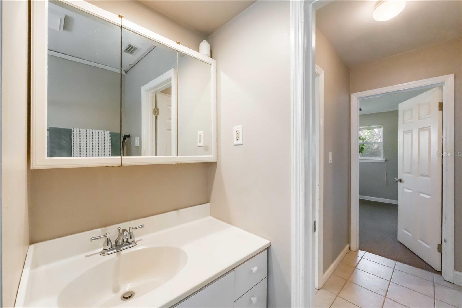 BEACH MANOR - Residential