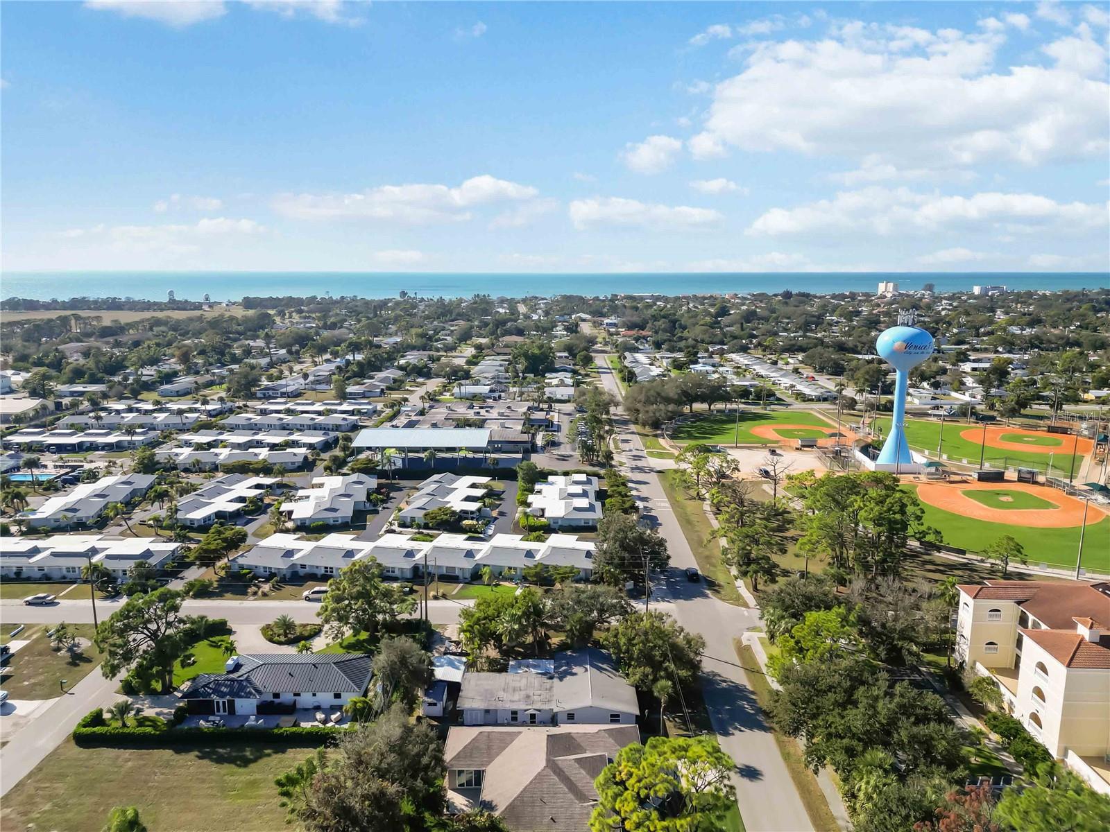 BEACH MANOR - Residential