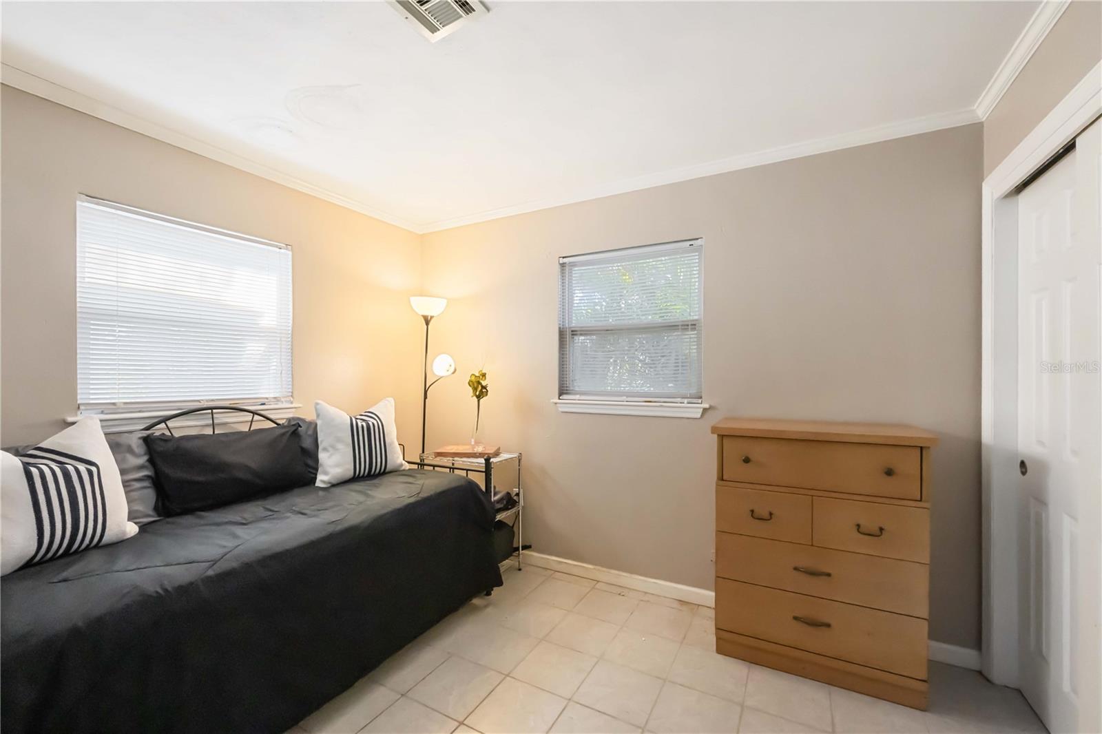 BEACH MANOR - Residential