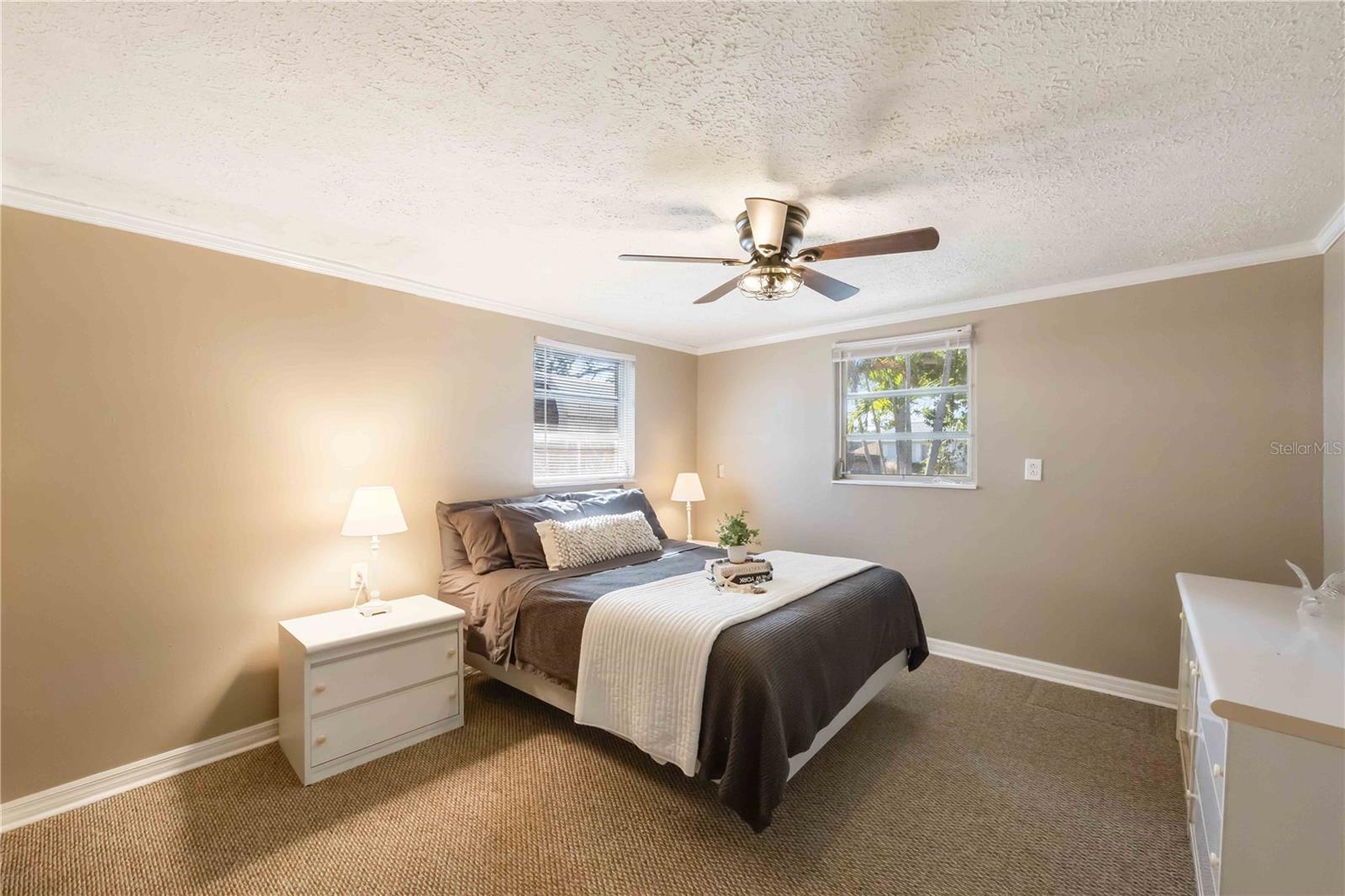 BEACH MANOR - Residential