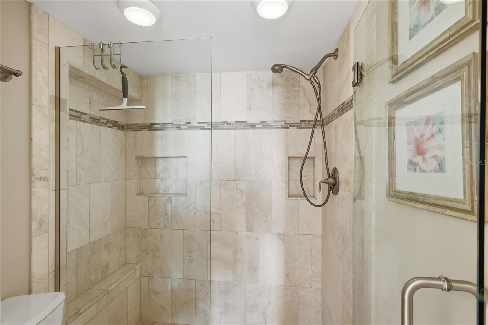 SEAPLACE III - Residential