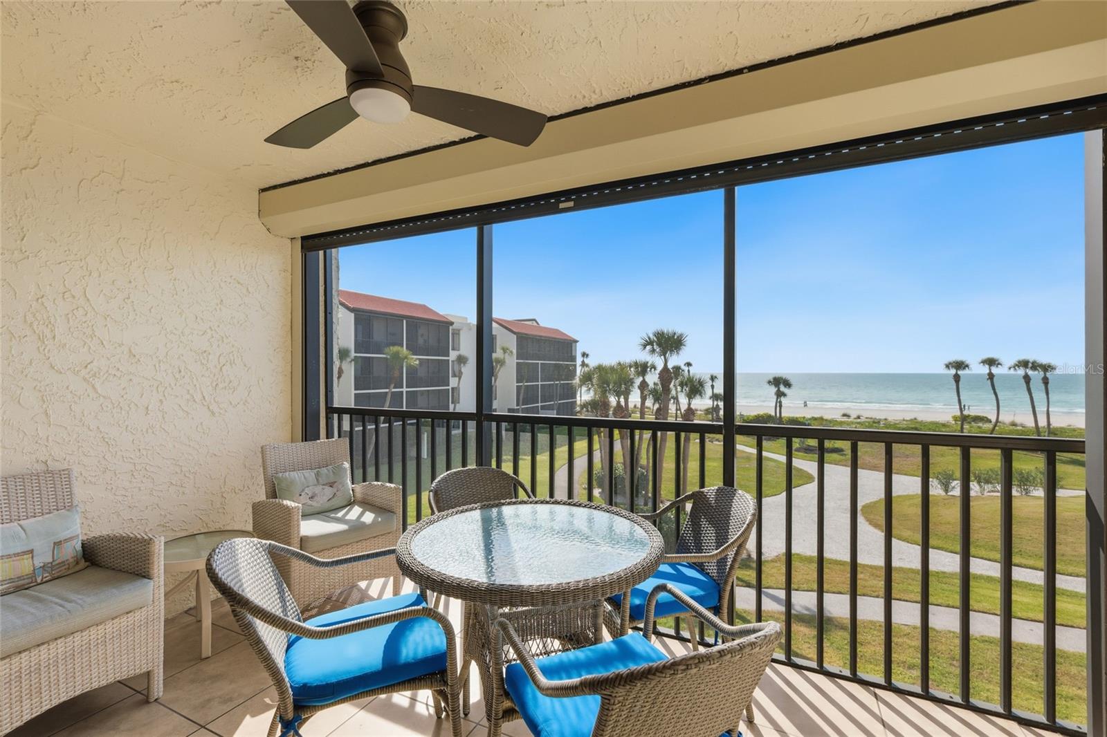 SEAPLACE III - Residential