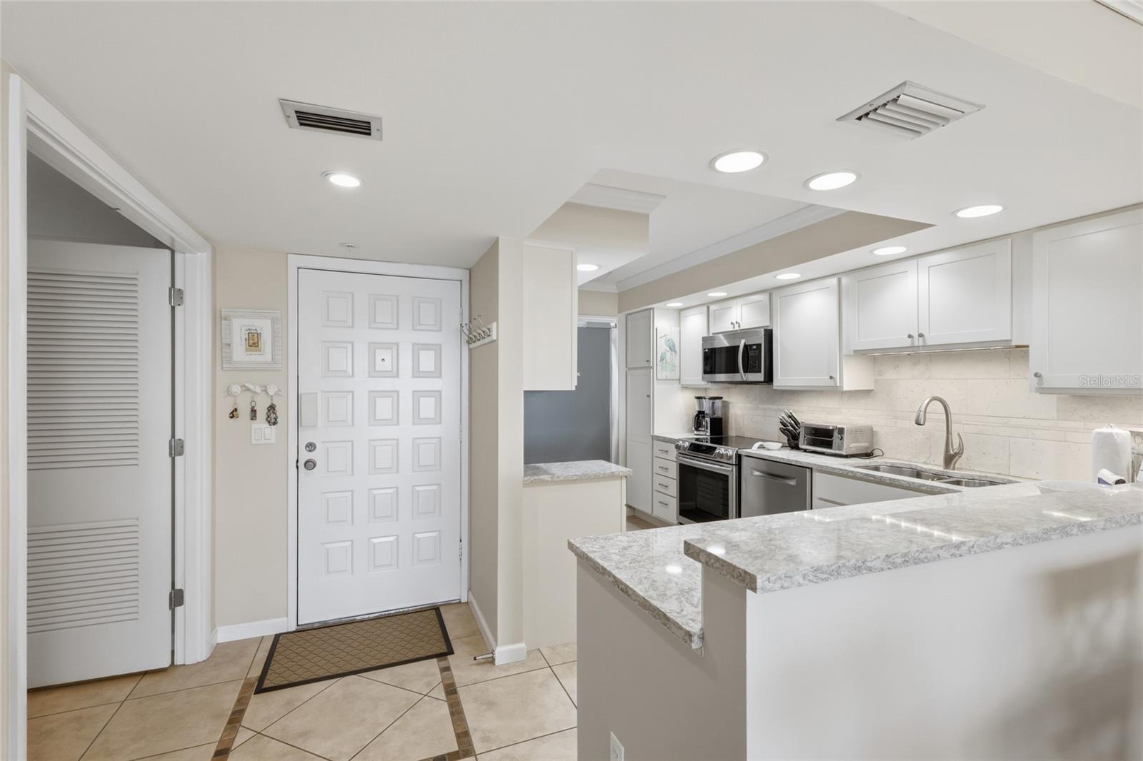 SEAPLACE III - Residential