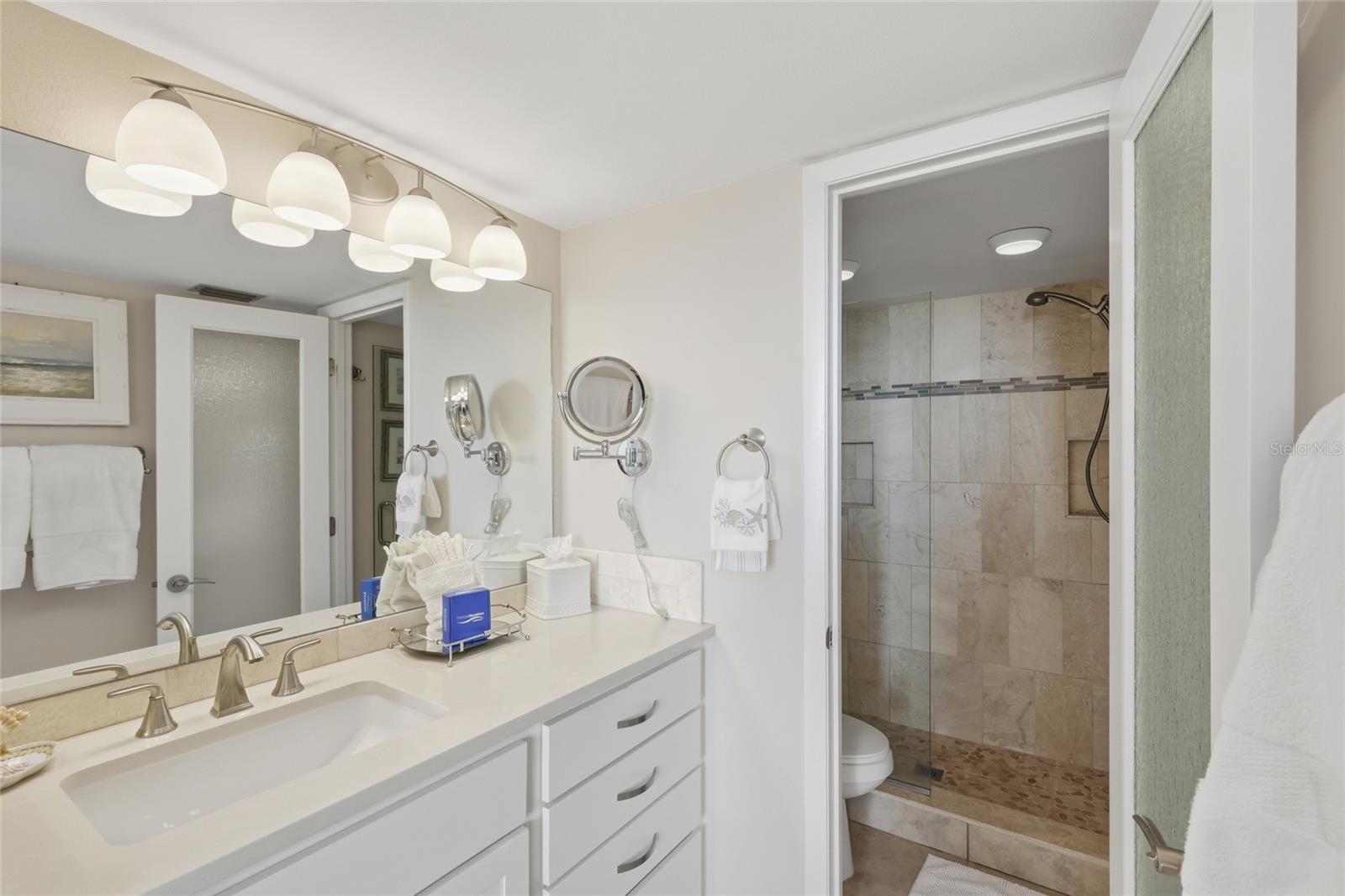 SEAPLACE III - Residential