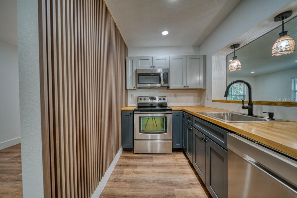 Photo of 5405 Old Cheney Highway, Orlando, FL 32807 (MLS # S5150109)