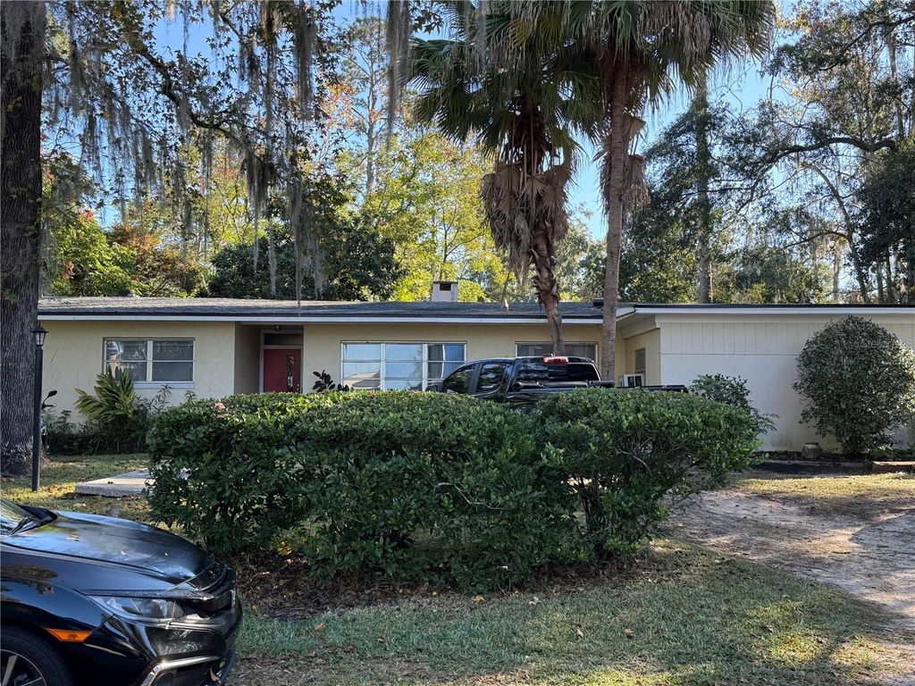 Photo of 121 SW 32nd Street, Gainesville, FL 32607 (MLS # GC535981)