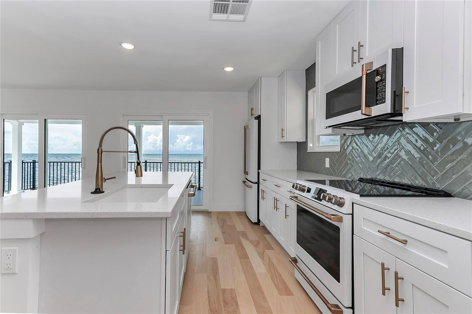 DRIFTWOOD ISLES - Residential