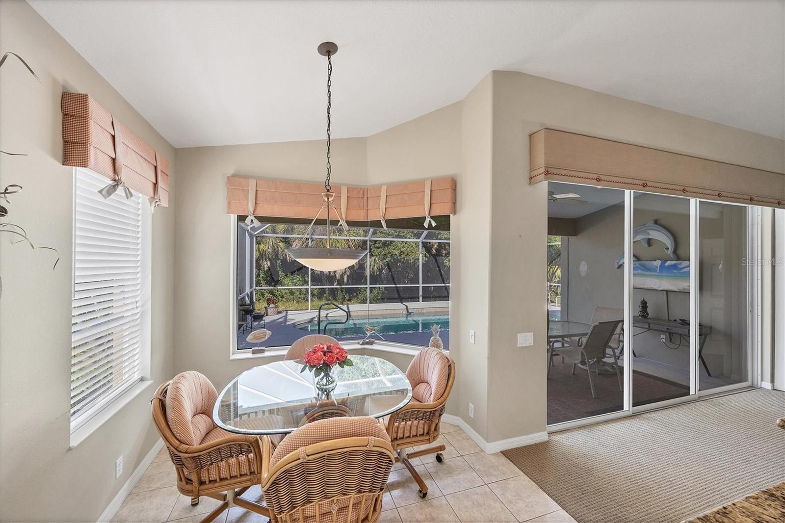 PELICAN POINTE GOLF & COUNTRY CLUB - Residential