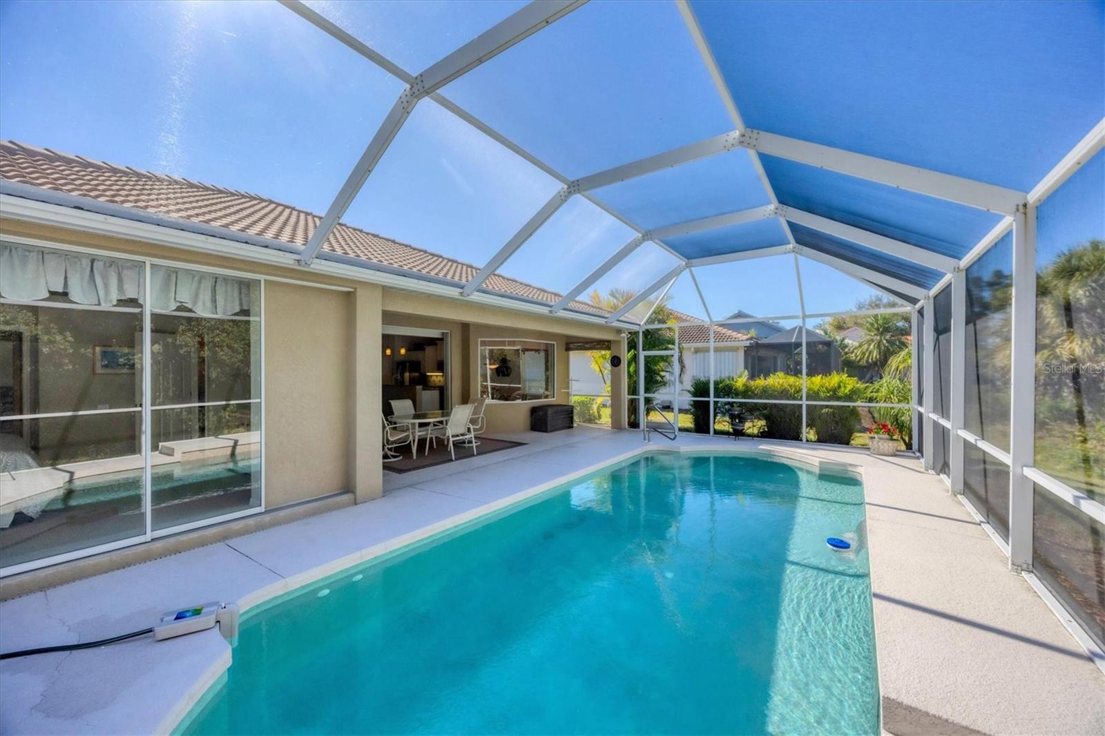 PELICAN POINTE GOLF & COUNTRY CLUB - Residential