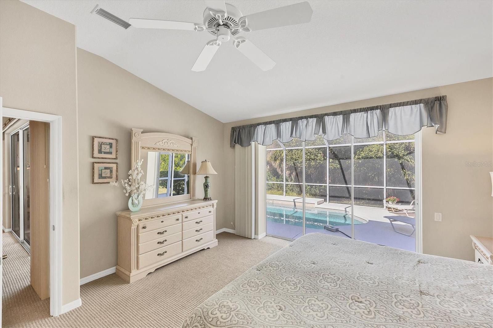 PELICAN POINTE GOLF & COUNTRY CLUB - Residential