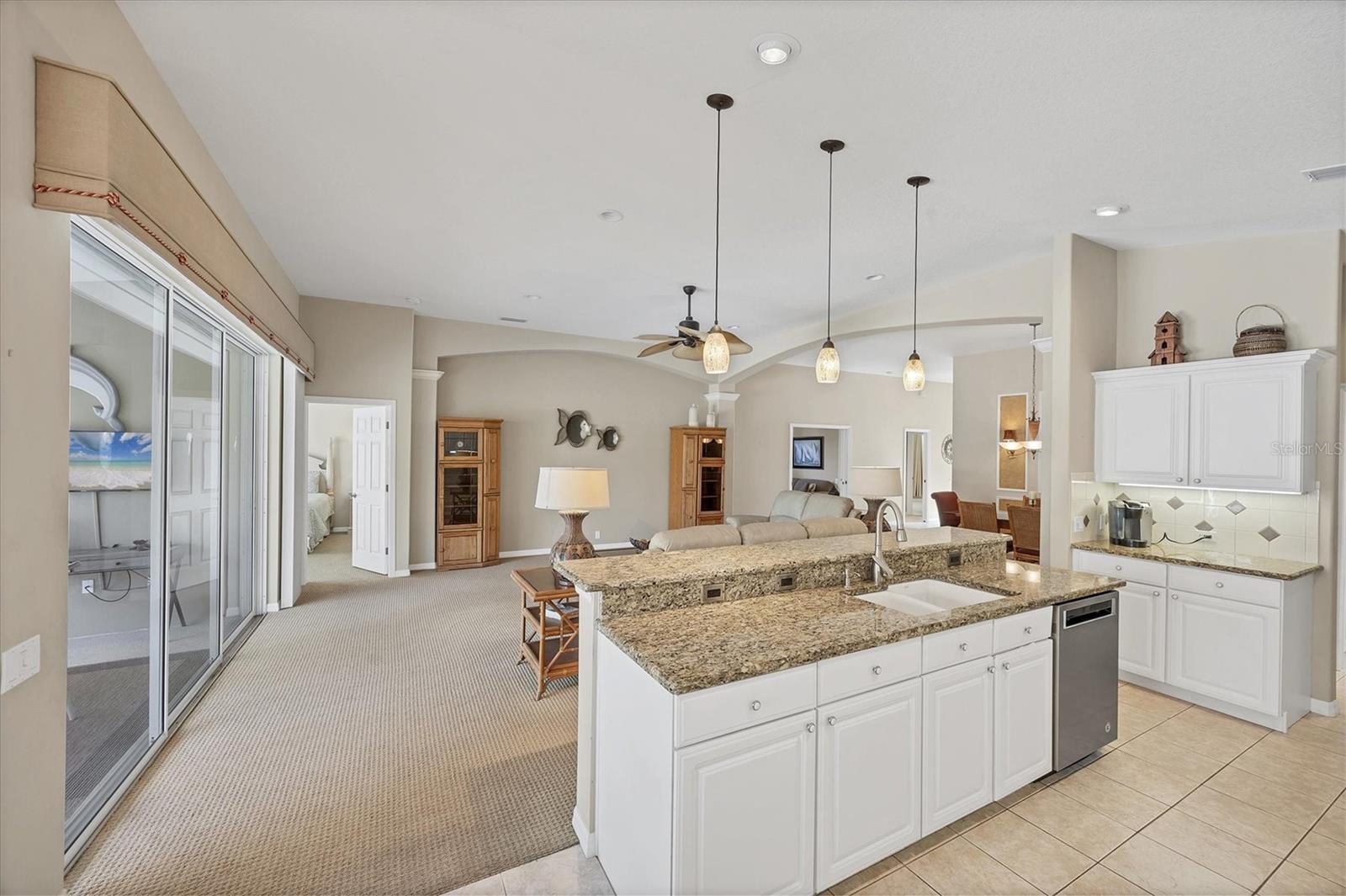 PELICAN POINTE GOLF & COUNTRY CLUB - Residential