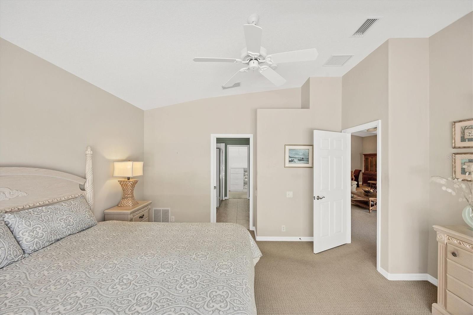 PELICAN POINTE GOLF & COUNTRY CLUB - Residential