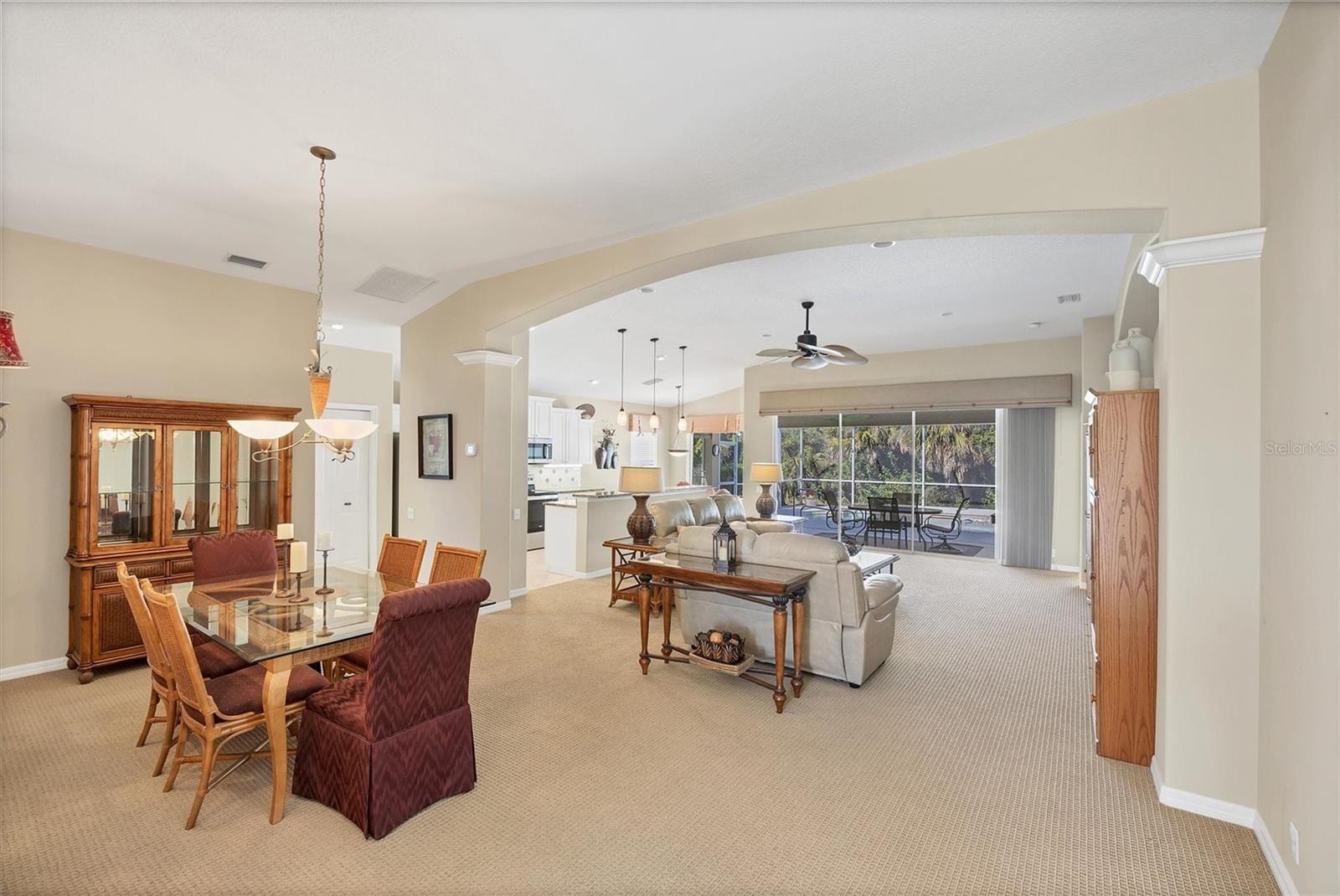 PELICAN POINTE GOLF & COUNTRY CLUB - Residential