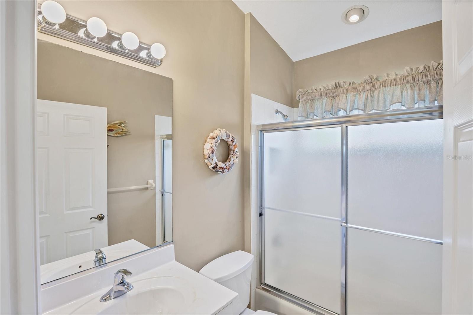 PELICAN POINTE GOLF & COUNTRY CLUB - Residential