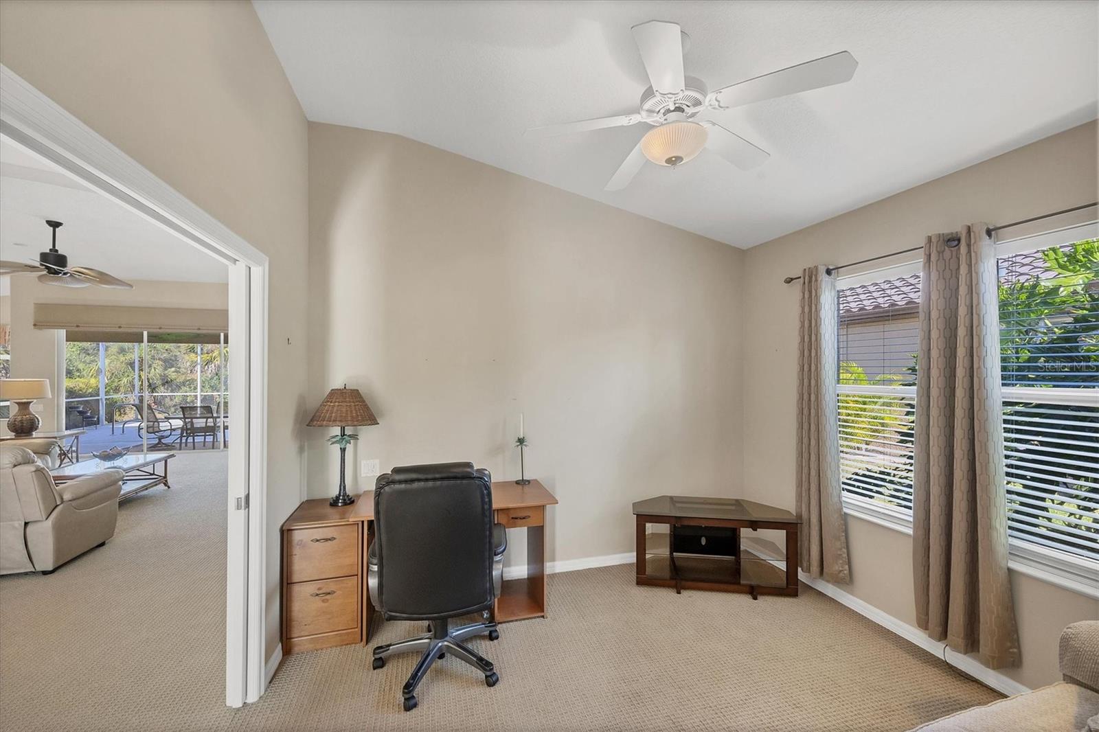 PELICAN POINTE GOLF & COUNTRY CLUB - Residential