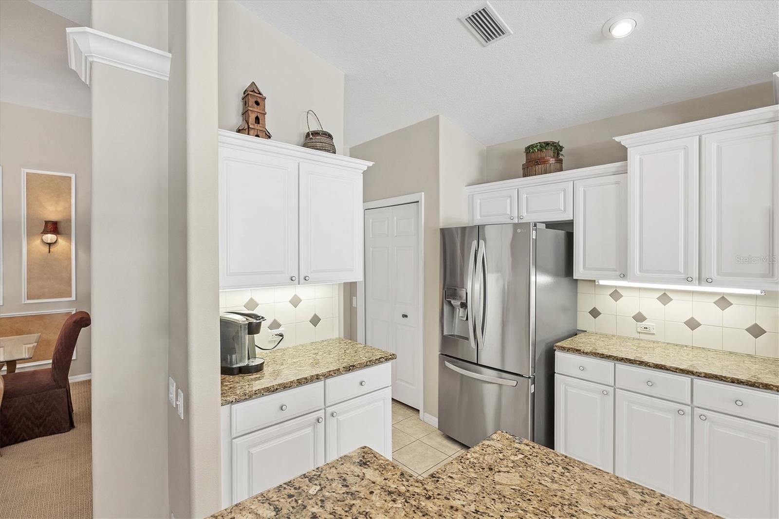 PELICAN POINTE GOLF & COUNTRY CLUB - Residential