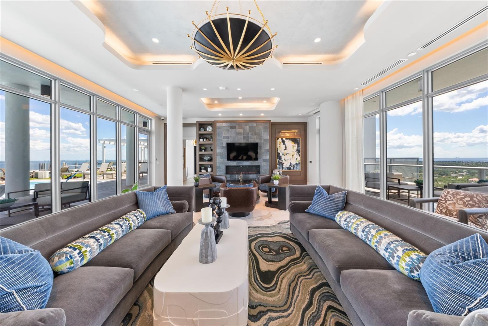 ALTURA BAYSHORE - Residential