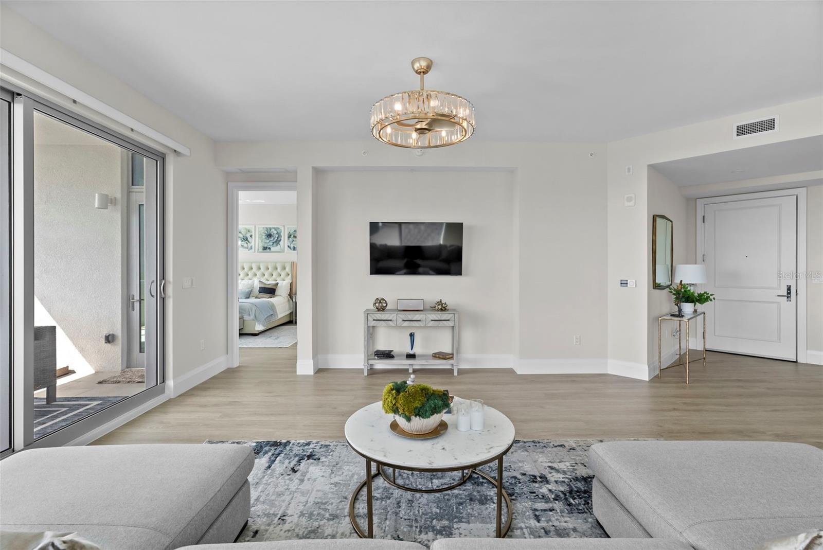 ALTURA BAYSHORE - Residential