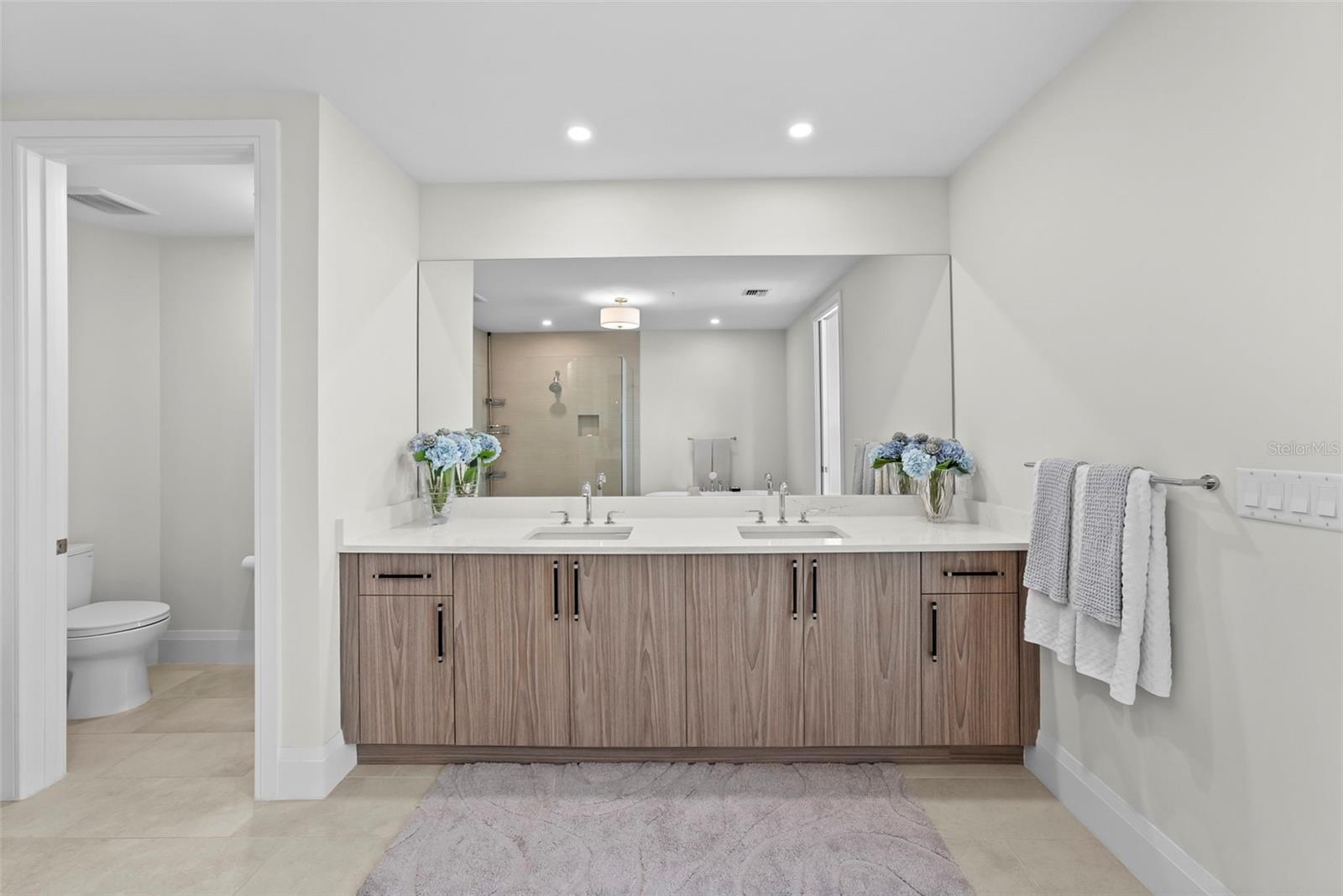 ALTURA BAYSHORE - Residential