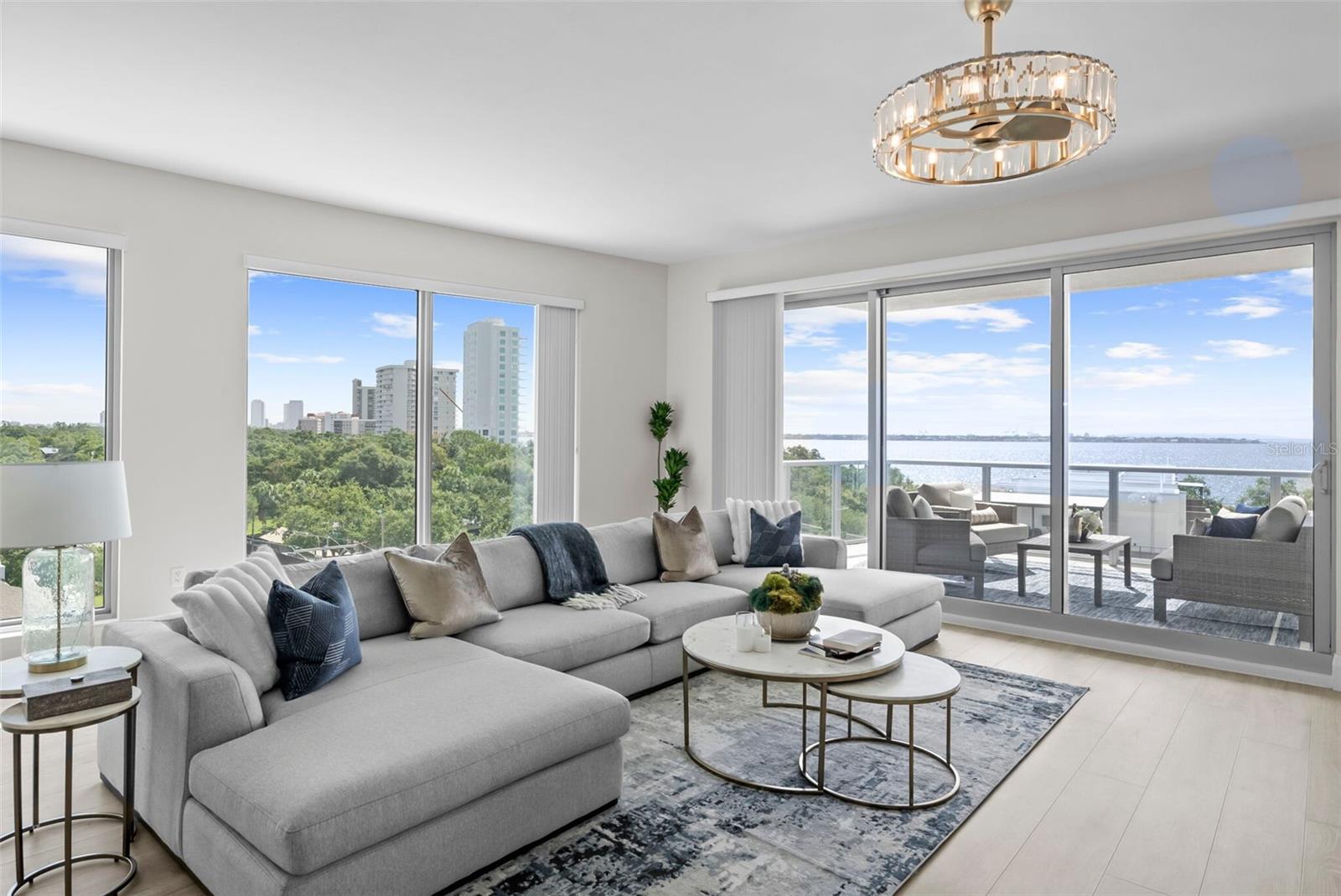 ALTURA BAYSHORE - Residential