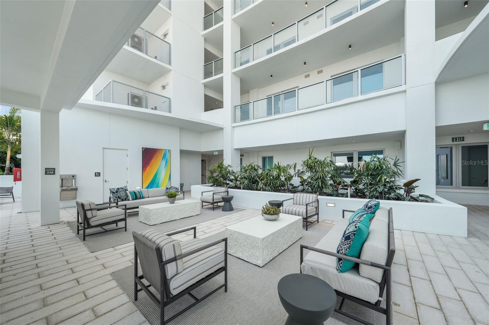 ALTURA BAYSHORE - Residential