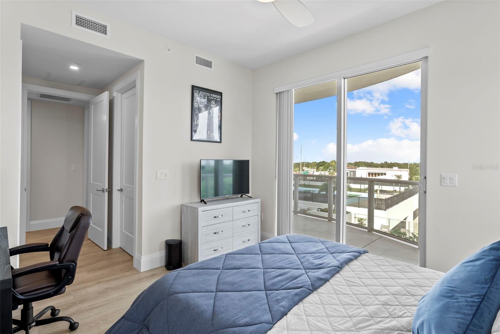 ALTURA BAYSHORE - Residential